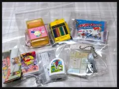 ガチャ☆☆まとめ売り6個セット☆マシュマロ、サンリオ、鉛筆、しんちゃんなど☆