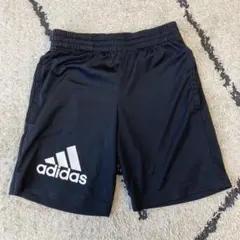 adidas 黒 ハーフパンツ 130サイズ