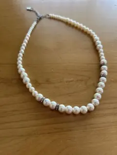 ホワイトパールとクリスタルビーズのネックレス