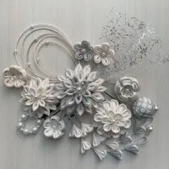 つまみ細工髪飾り　シルバー　白　グレー　成人式　卒業式　結婚式　前撮り　入学式