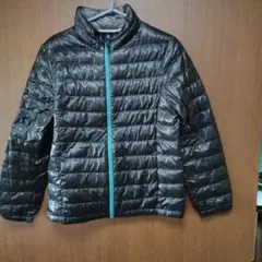 軽量　UNIQLO ブラック ダウンジャケット 150