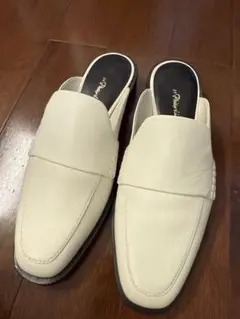 ホワイトレザー