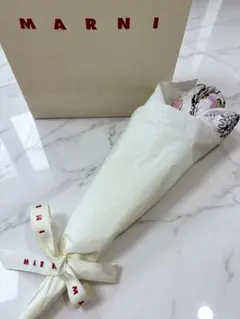 MARNI フラワーピアス ホワイト ピンク　中古 MARNI フラワーピアス ホワイト ピンク 中古 - メルカリ