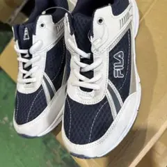 ま*る様 FILA スニーカー ネイビー ホワイト26.5新品のサムネイル