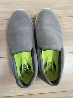 スケッチャーズ　スリッポン