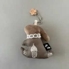 ミナペルホネン ハンドメイド うさぎチャーム  rosy 匿名配送手作りブローチ\u0026チャームストラップ＊ミナペルホネン rosy