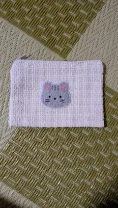 猫の刺繍ポーチ 淡いピンク