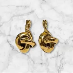 Monet ヴィンテージ ゴールド ノット イヤリング