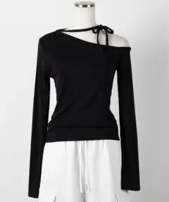 me+em select ストラップチョーカーリボンワンショルダーTシャツ