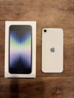 Apple iPhone SE3 64GBスターライト 本体