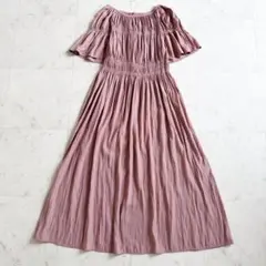 【美品】STRAWBERRY-FIELDSパウダーサテンフレアスリーブワンピースのサムネイル