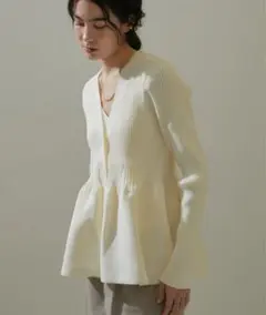 SALON adam et rope' Vネックペプラムカーディガン