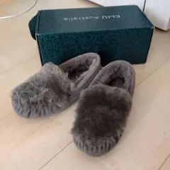 EMU Australia グレー モカシン M6