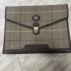 ゑ*家様 バーバリー　クラッチバッグ