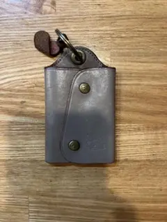 IL BISONTE レザーキーケース