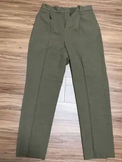 ikka オリーブグリーン カジュアルパンツ　スラックス