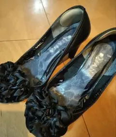 DIANA ブラックパンプス 21.5cm