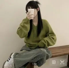 sona Vネックオーバーフィットニット カーキ色