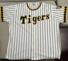 阪神タイガース 輝流ライン 復刻ユニフォーム フリーサイズ　背番号無　糸ゆるみ有 阪神タイガース 輝流ライン 復刻ユニフォーム フリーサイズ 背番号無