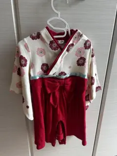 赤と白の花柄着物スタイル