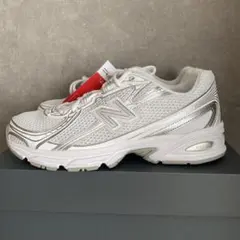 M*y様 U740WM2 ニューバランス 新品 ホワイト シルバー ※訳アリ 2