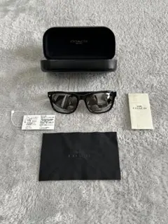 COACH ブラック サングラスのサムネイル