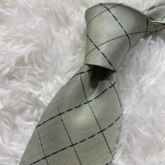 【極美品】DKNY ネクタイ ライトグリーン チェック シルク 8.5cm幅のサムネイル
