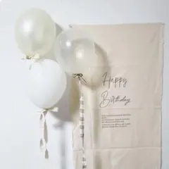 ホワイト　くすみカラー　ハーフバースデー　シンプル　おしゃれ　風船　誕生日　飾り