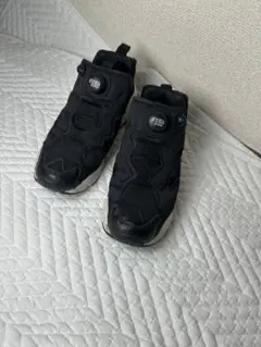 リーボック スニーカー