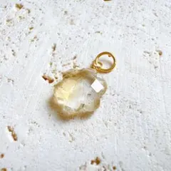 1点限り　天然石ペンダントトップ　フラワー　フローライト　ゴールド
