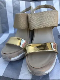 diana サンダル ゴールド 厚底 ウェッジソールのサムネイル