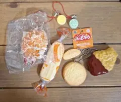 ハッピーターンキーホルダー カニ爪キーホルダー お菓子キーホルダー