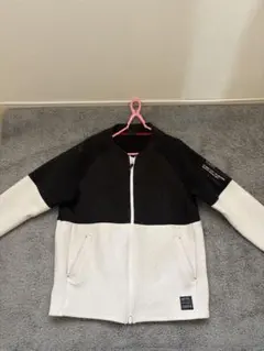 フリースジャケット 黒と白 バイカラー