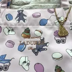 美品　ラデュレ　トートバッグ　総柄　クマ　ピンクのサムネイル