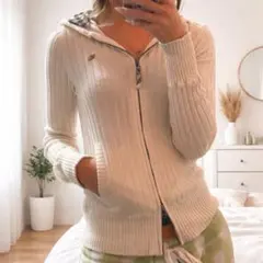 Burberry アイボリー フード付きセーター 38