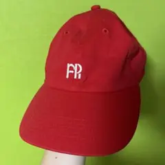 Freddy emue レッド ベースボールキャップ M