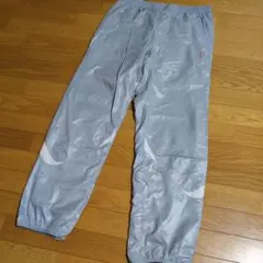 ナイロンパンツメンズ