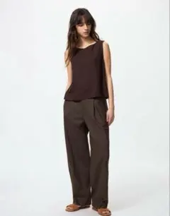 ユニクロ　タックワイドパンツ　ダークブラウン