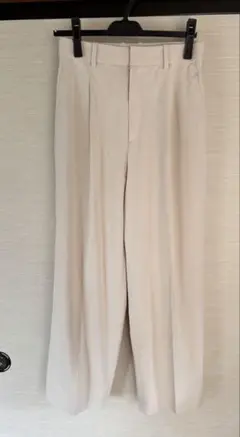 ユニクロ　レディース タックワイドパンツ スラックス Mサイズ