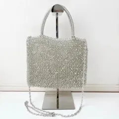美品　アンテプリマ　スタンダード　スクエア　ミディアム　シルバー　チェーン付きのサムネイル