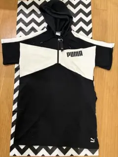 PUMA フード付きパーカー 黒/白
