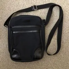 コムサ　デ　モード　　黒のショルダーバッグのサムネイル