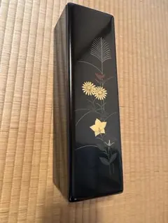 六角形 蓋付き 小物入れ 黒地 花柄 - メルカリ