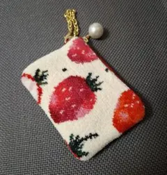 ラブラリーバイフェイラー　いちごポーチ