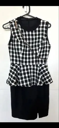 ペプラムデザイン タイトドレス ブラック・ホワイトタイトドレス