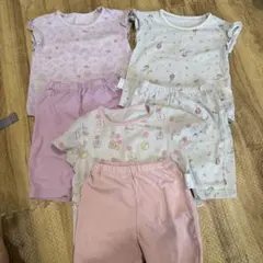 UNIQLO 80 女の子　ベビーパジャマ セット まとめ　すみっコぐらしのサムネイル