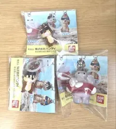 ディズニー　ガチャガチャ　めじるしアクセサリー　ベイマックス　チップとデール