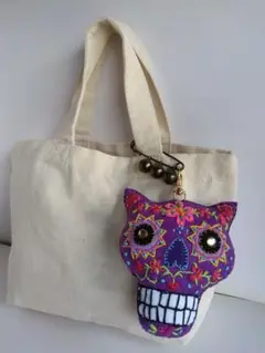 カラベラチャーム　ハロウィン　ガイコツ　パープル