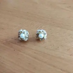 パールとクリスタルのフラワーピアス