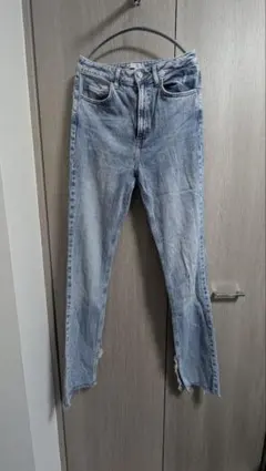 ZARA ブーツカット　デニム ライトブルー 裾カットオフ